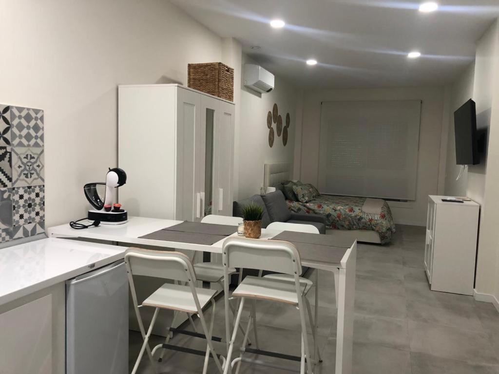 Centro Estudio Trinidad Malaga 3 Bagian luar foto