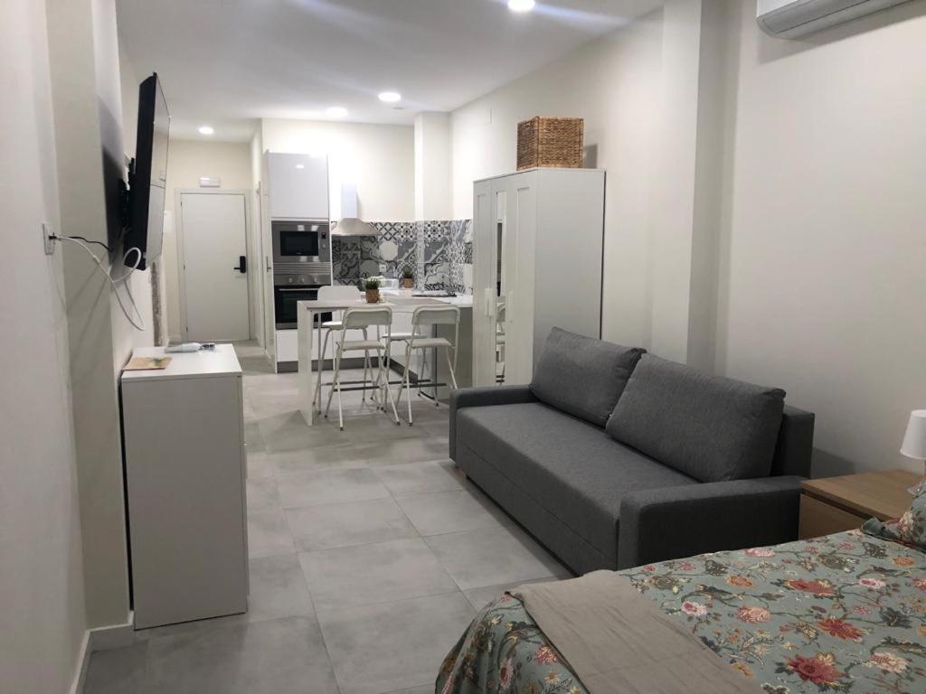 Centro Estudio Trinidad Malaga 3 Bagian luar foto